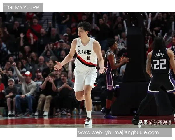 杨瀚森上半场未能登场开拓者暂时领先对手3分继续期待他的表现